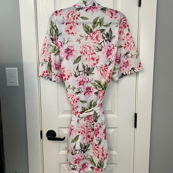 Flower Robe - Picture 3 of 4